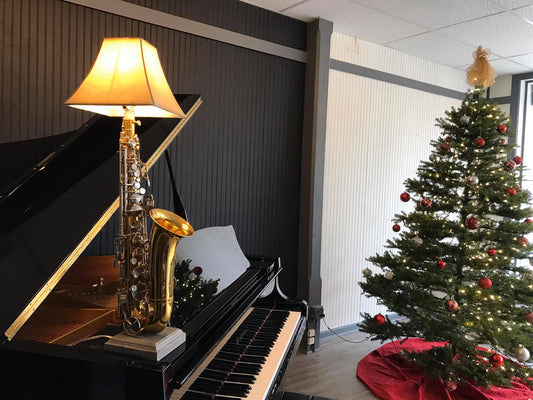 Alto Saxophone Lamp with shade