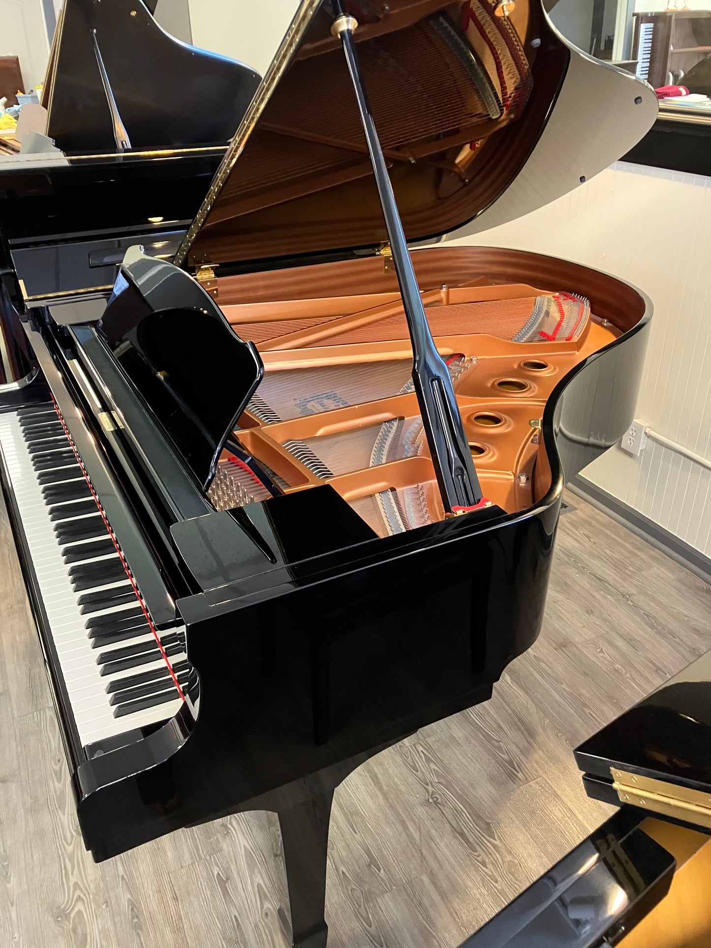 Yamaha C2 (5'8") Conservatory Grand (Polished Ebony Finish - c. 2009)