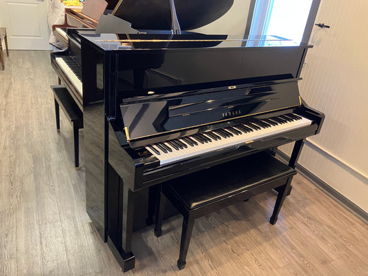 Yamaha Model U1 (2009) 48” Professional Studio Piano (Polished Ebony)
