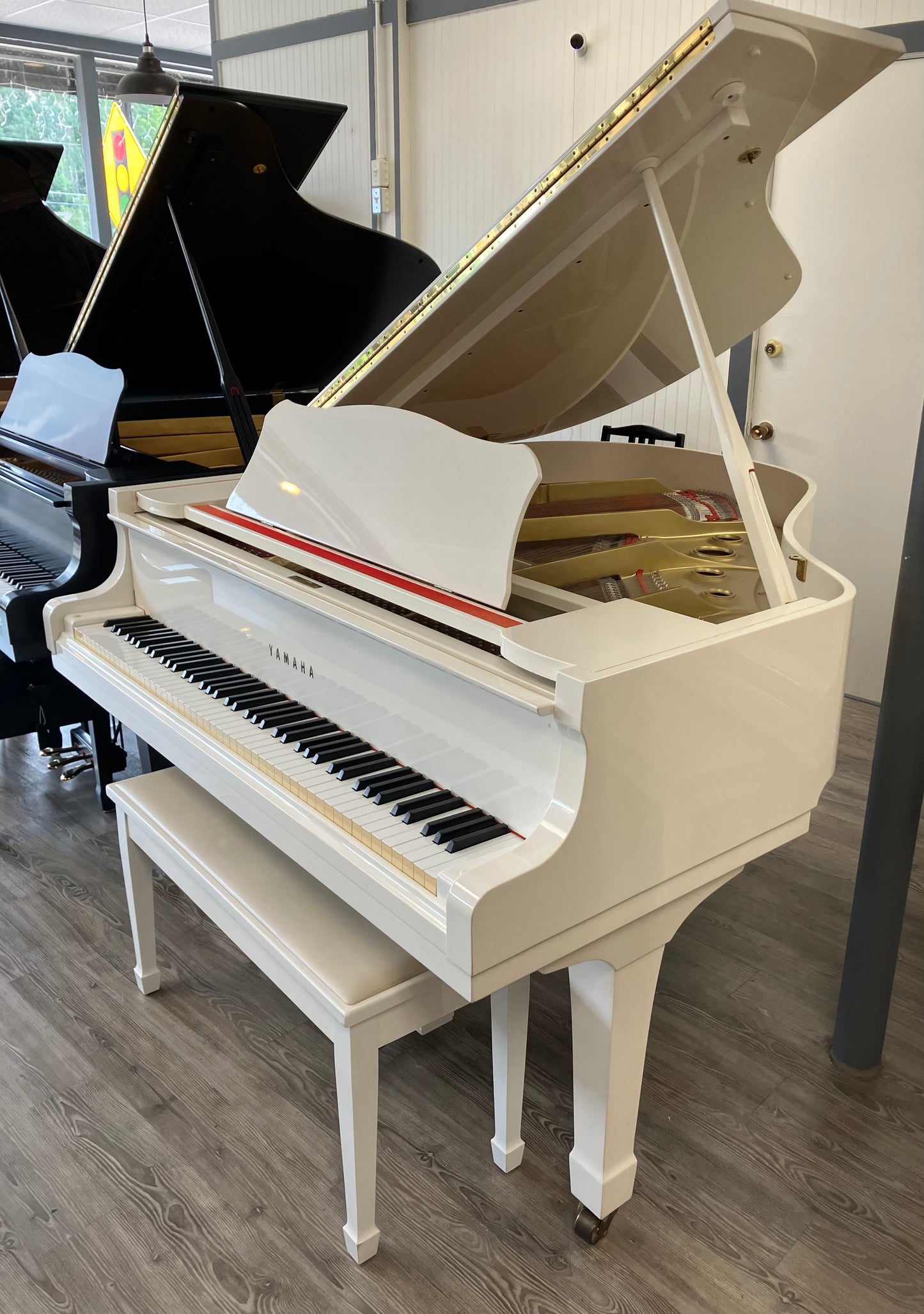 Yamaha G1 (5'3") Baby Grand (Polished White Finish)