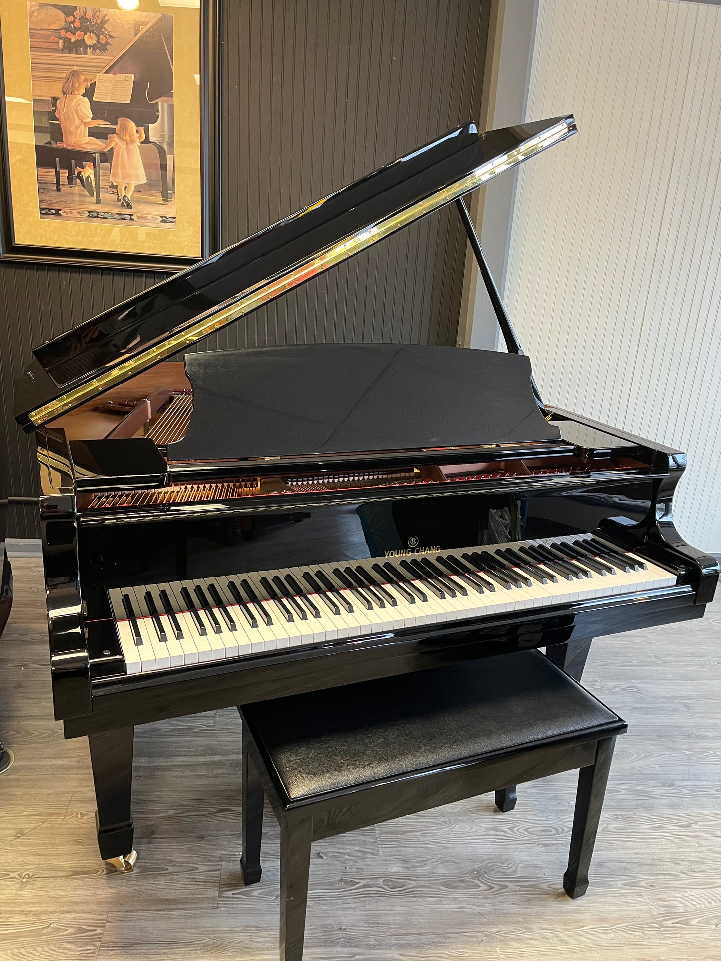 Young Chang Model Y-150 (4'11”) Baby Grand (Polished Ebony)