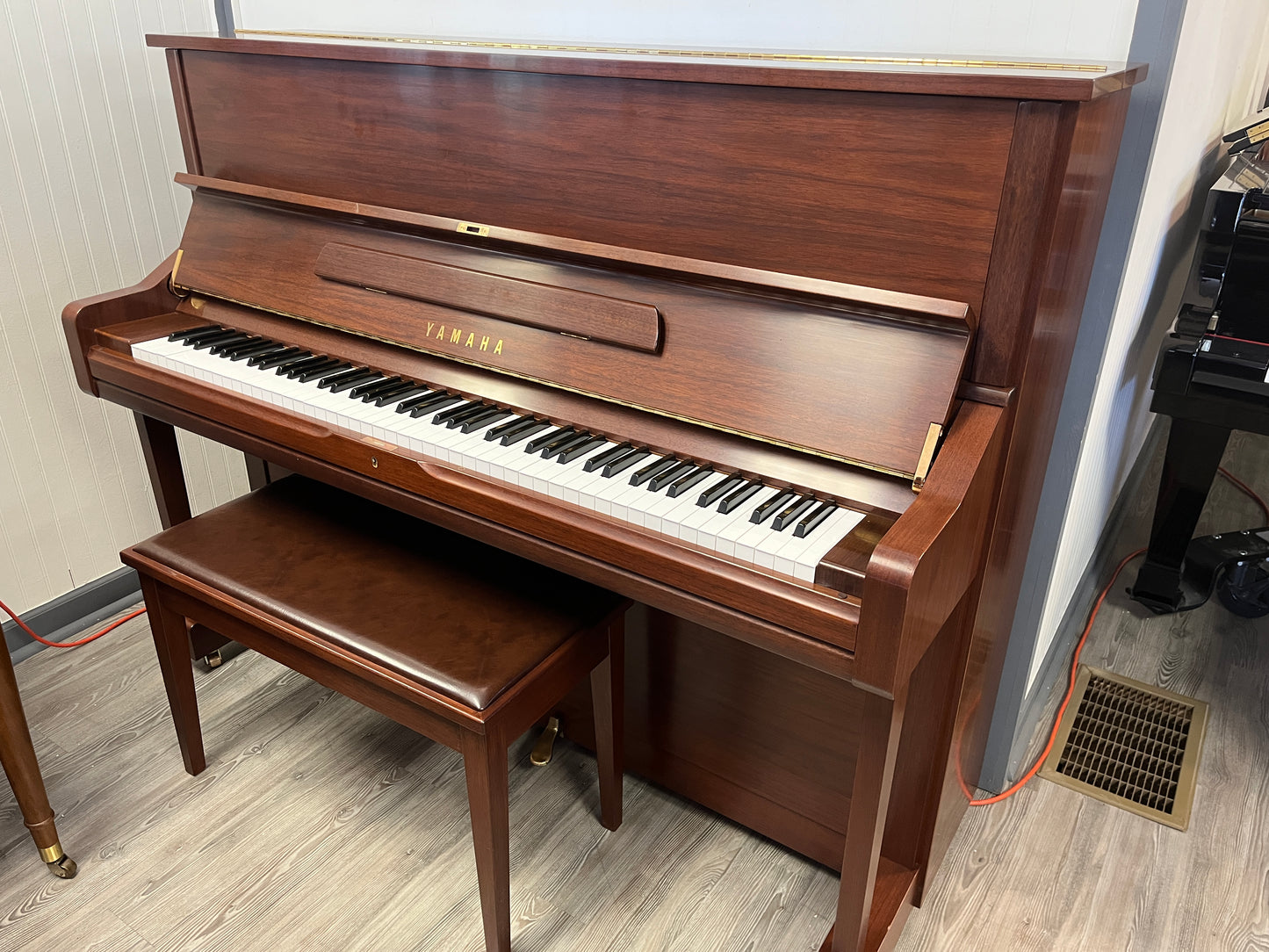 Yamaha Model U1 48” Professional Studio Piano (Satin Walnut)